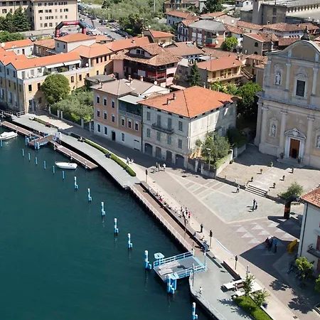 In Riva Al Di Iseo Dependance Piano Terra Marone