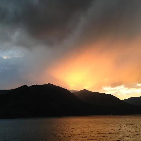 In Riva Al Di Iseo Dependance Piano Terra Daire *