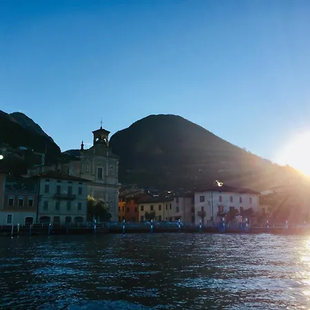 In Riva Al Di Iseo Dependance Piano Terra Διαμέρισμα