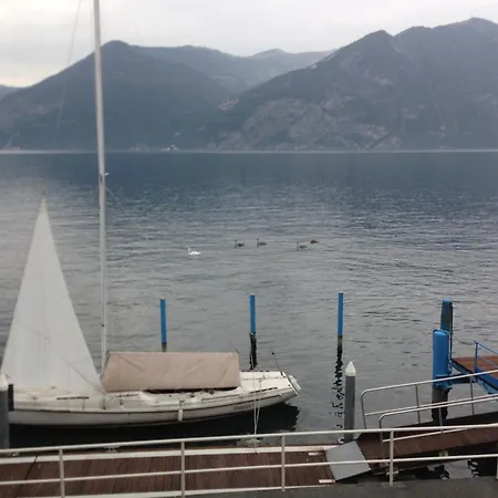 In Riva Al Di Iseo Dependance Piano Terra Daire Marone