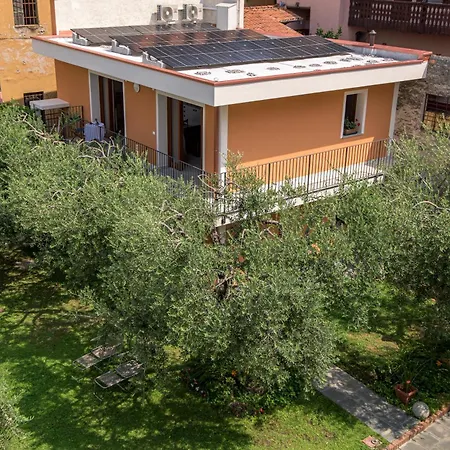 Appartamento In Riva Al Di Iseo Dependance Piano Terra *