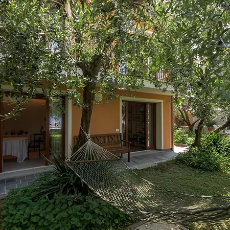 Διαμέρισμα In Riva Al Di Iseo Dependance Piano Terra Marone